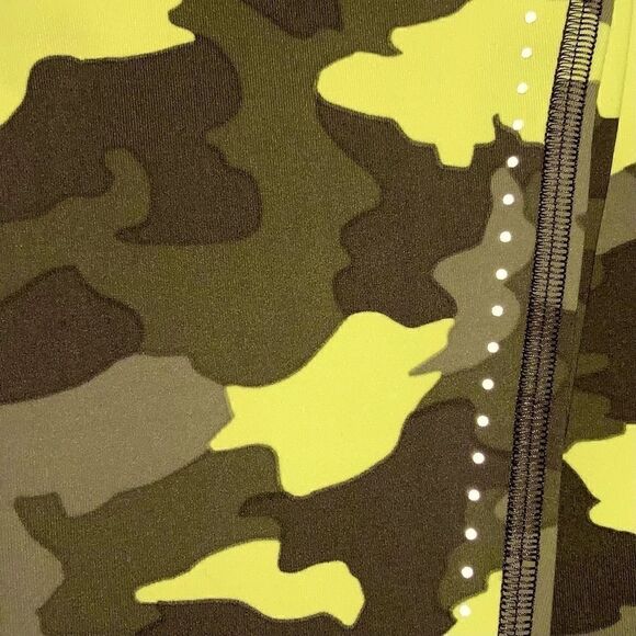 LULULEMON SWIFT SPEED HIGH-RISE TIGHT 28” IN CRISPIN GREEN CAMO WOMEN’S LEGGINGS - Picture 9 of 12